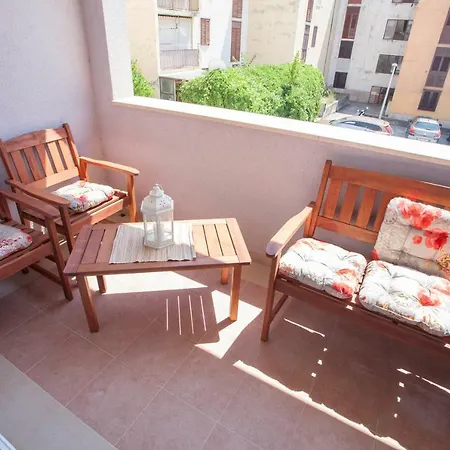 Apartman Lorena Lucijana *